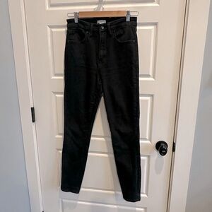 Good American “Always Fits” Black Skinny Jeans